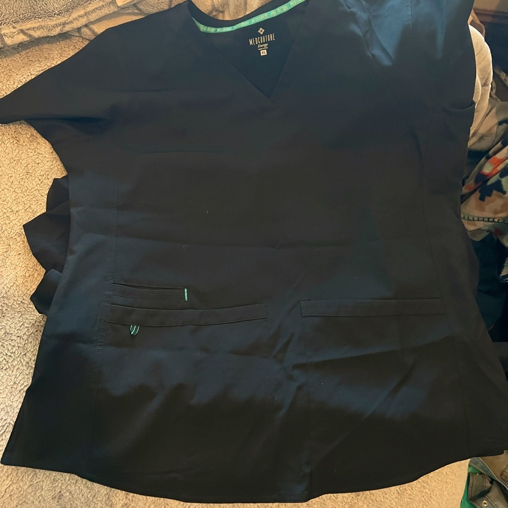 Med Couture XL scrub top black (3)